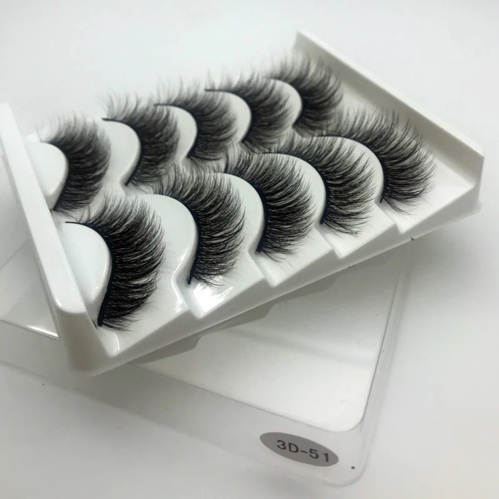 Eyelashes - Picture 3 of 6